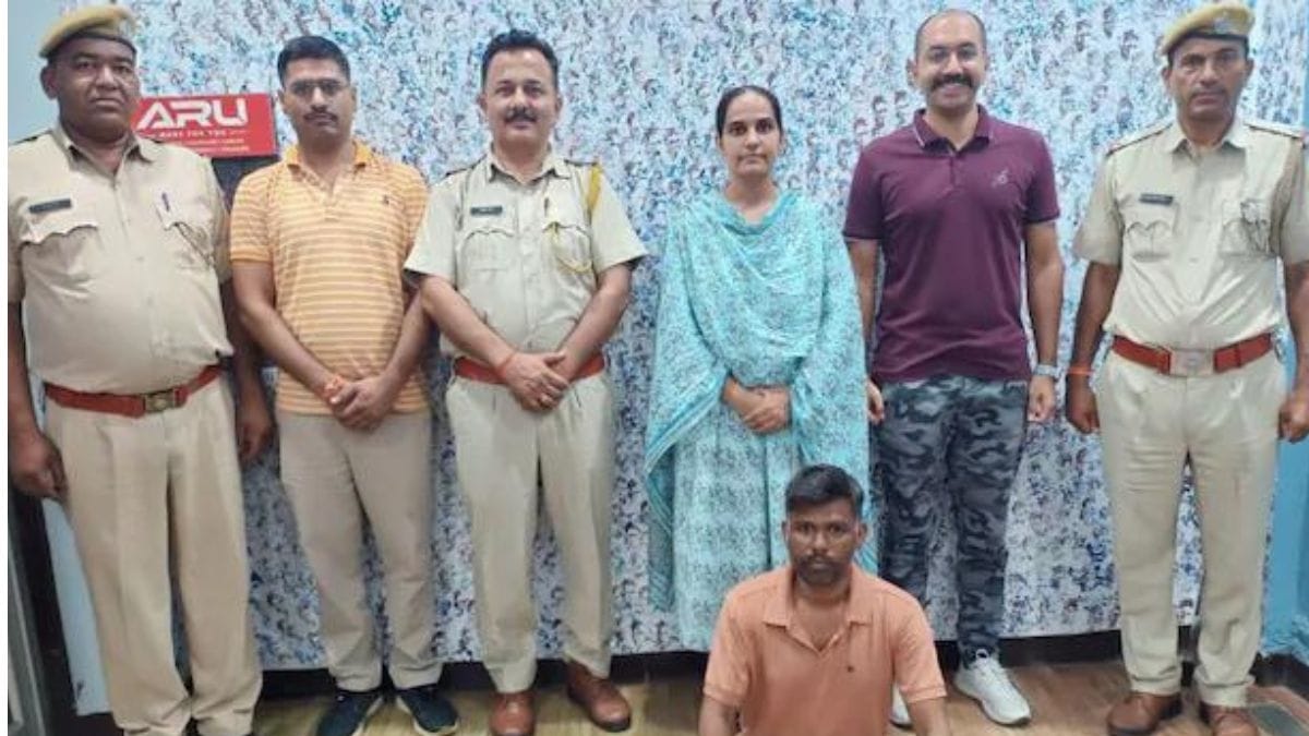Teacher, her husband and a broker arrested for making a dummy candidate sit in the REET exam